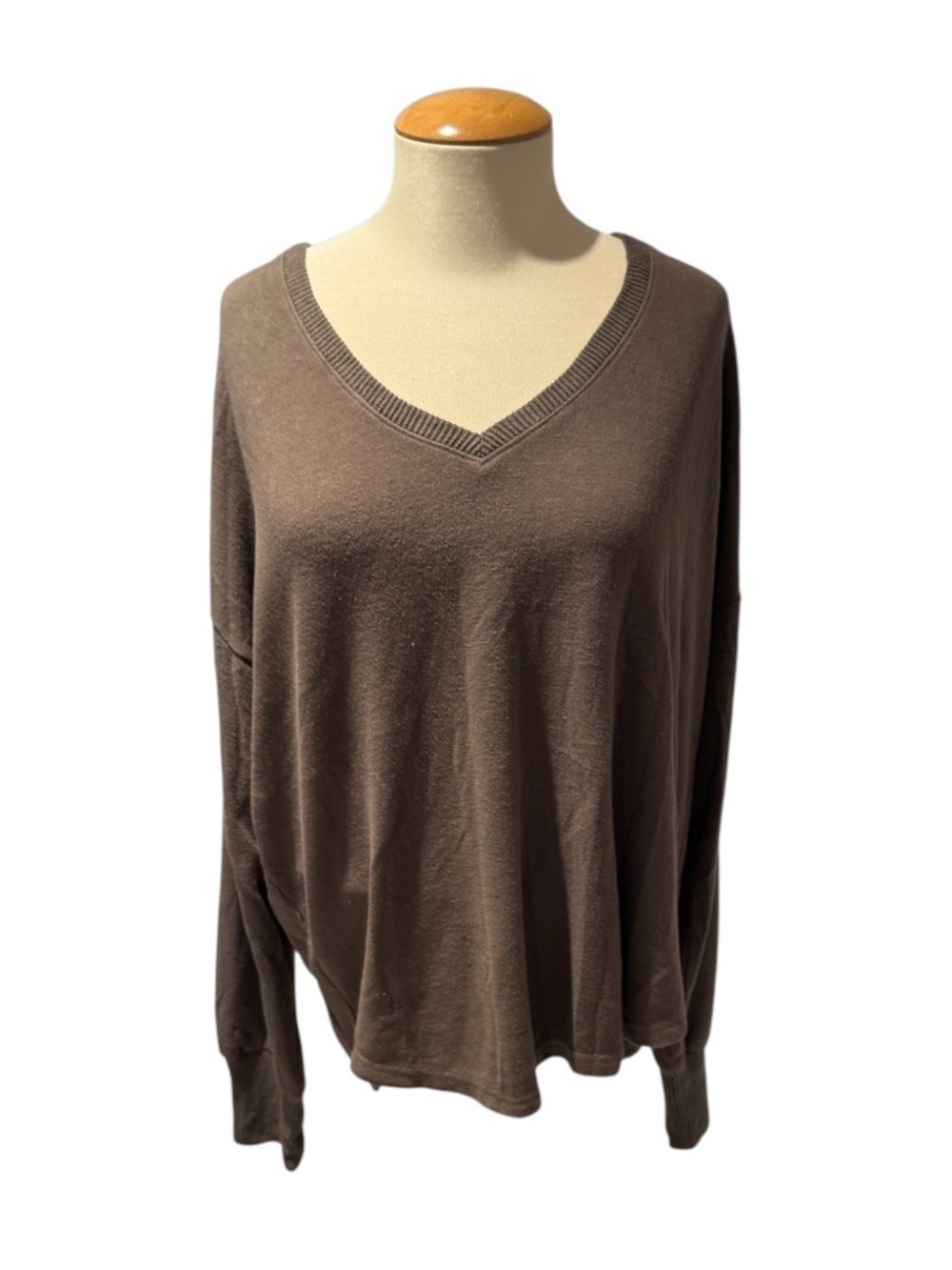 PJ SALVAGE brown super soft v-neck sweatshirt - size L